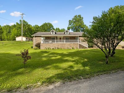 698 Tooley Branch Rd