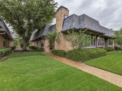 5820 Royal Ln