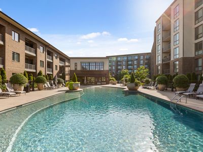 200 Manufacturers Rd APT 221