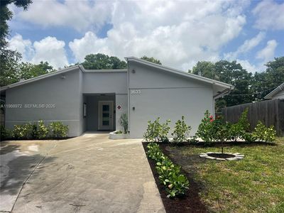 1633 NW 4th St