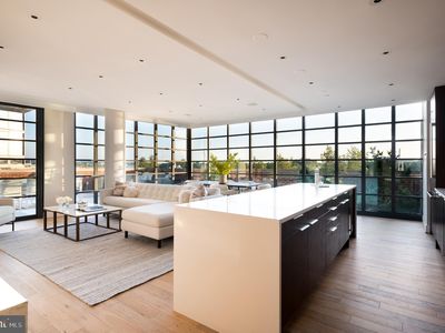 45 Sutton Sq SW UNIT 306