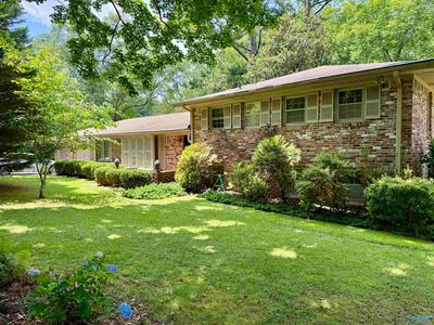 605 Country Club Dr