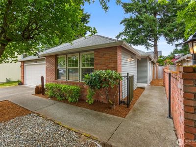 5285 Lake Hills Street SE