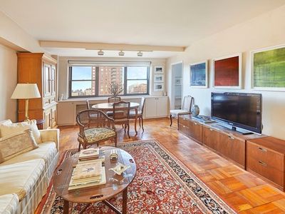 176 E 77th St APT 17D