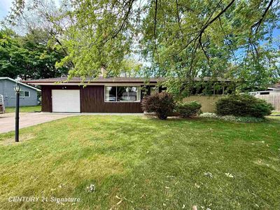 1221 Sauk Ln