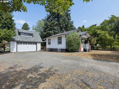205 NW 12th St