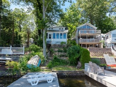 330A Lakeside Ave