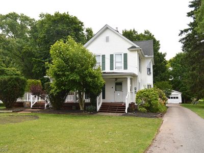 828 E Main St