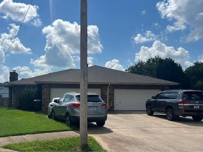 518 & 520 E Jewett Place