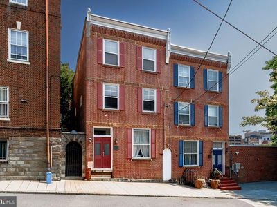 307 W 5th St