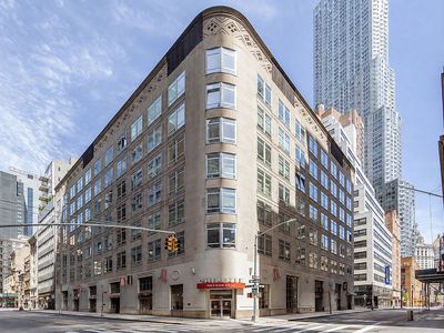 111 Fulton St APT 613