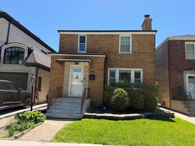 3011 W Jarvis Ave