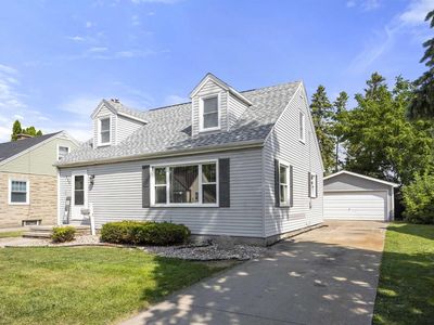 528 East MAES AVENUE