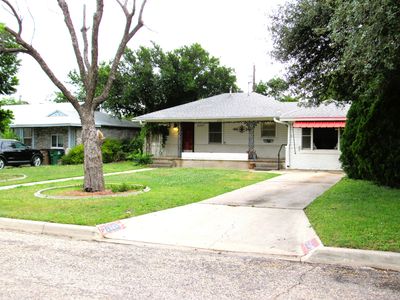 2307 W Twohig Ave