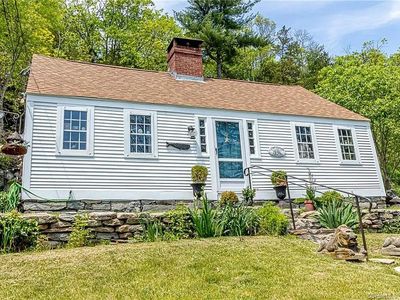 12 Mediterranean Ln