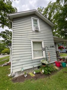 360 W 9th St
