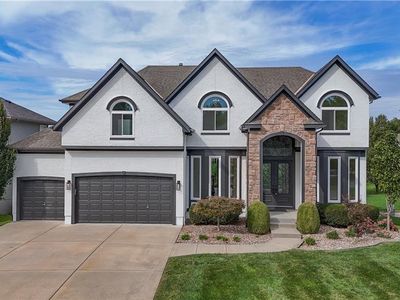 16004 Ballentine St
