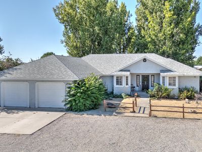 887 Ronald Way