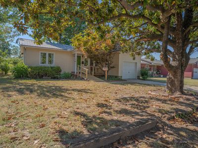 1421 Lucas Pl