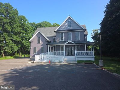 123 E Main St