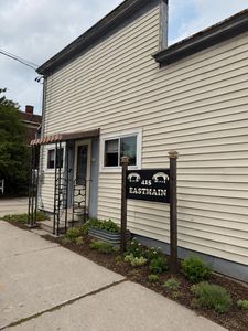 415 E Main St