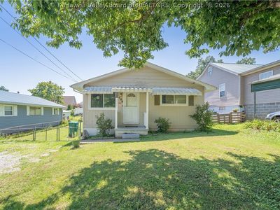 109 Valley Dr