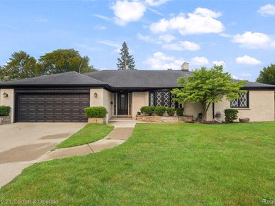 4 Crescent Ct