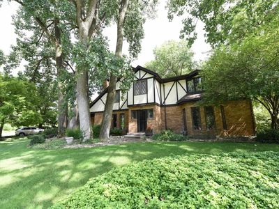 1306 Clayton Dr