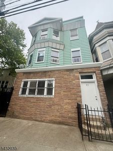 55 Hawkins St