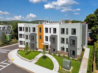 34 Oak St #304
