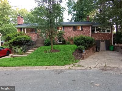6009 Runnymeade Ave