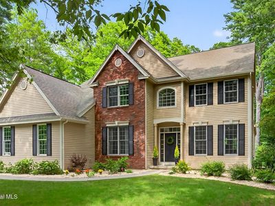 2 Winding Brook Drive