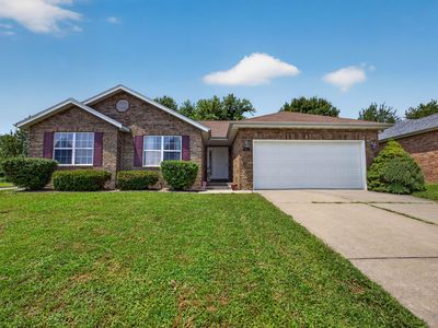 709 S Hazelnut Avenue