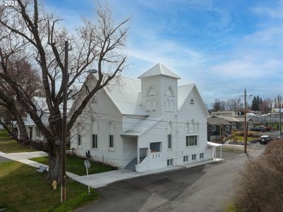 402 E Main St
