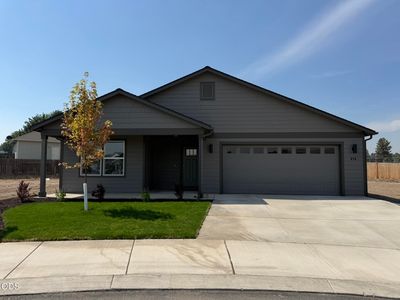 676 NE Rickenbacker Rd #142