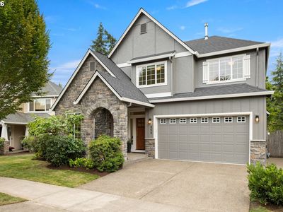 859 NE Retford Ave