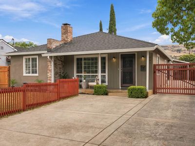 242 Laumer Ave