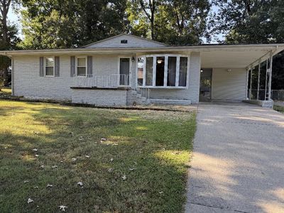 1121 Pearl Dr