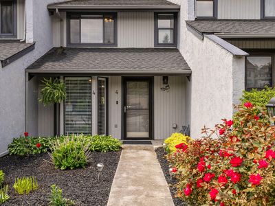 2420 Volunteer Pkwy #4