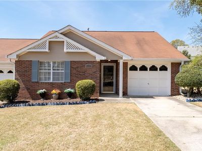 Property at 6827 Oak View Ct, Riverdale, GA