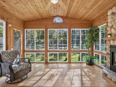 1222 E Lakeside Dr