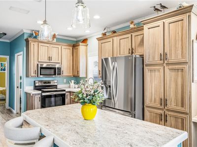 860 Nettles Blvd #860