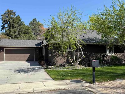 600 W Richmond Ln