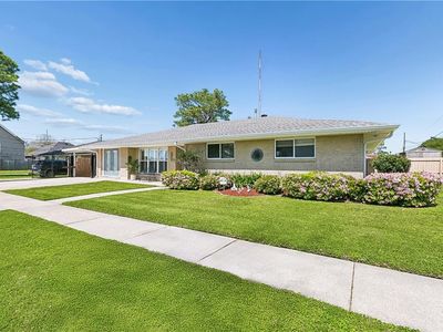 421 E Saint Jean Baptist St