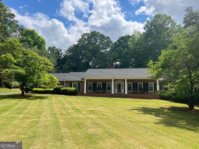 932 Mockingbird Ln