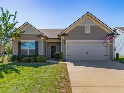 2207 Henderson Dr