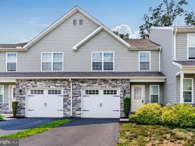 Property at 329 Briar Ridge Cir, Enola, PA