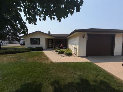 3004 S Petunia Ln