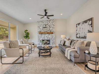 1492 E Sandy Hills Dr