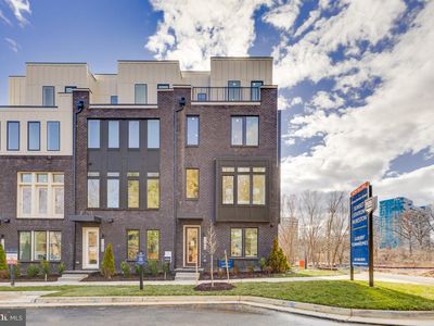11585 Patriotic Ln